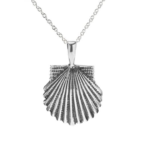 Sterling Silver Clam Pendant Necklace, 18